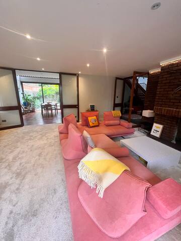 Modernist Hampstead Heath House gallery image 2