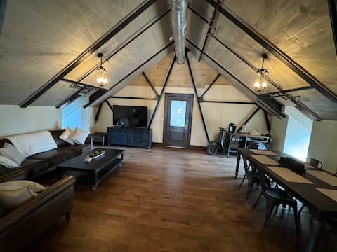 Popular Airbnb listing: Unique Industrial Penthouse in Plymouth