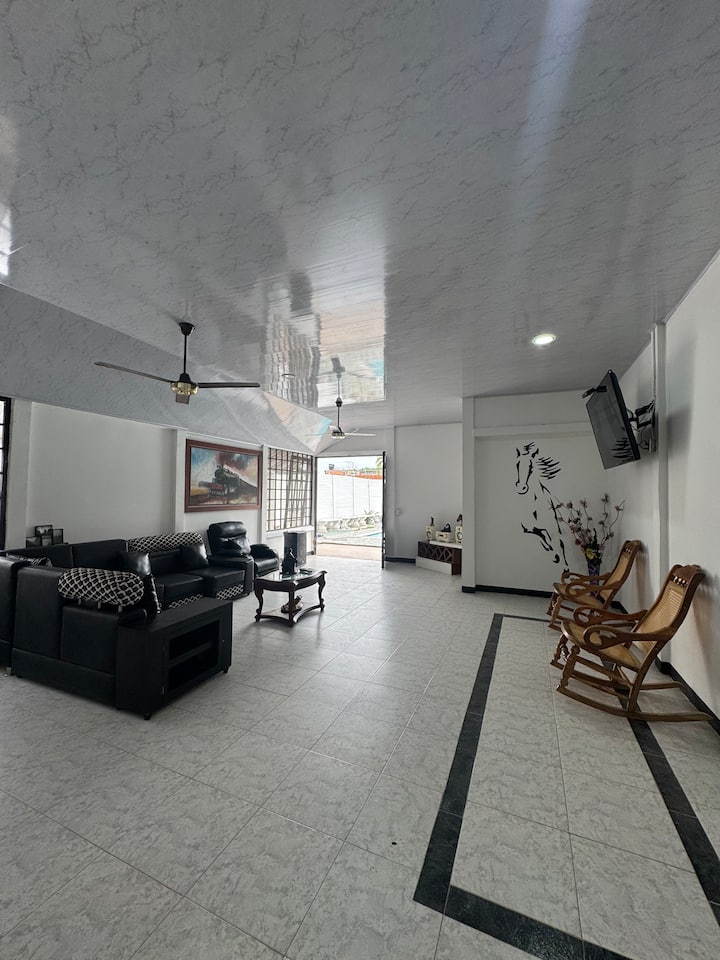 Villa Con Piscina - Girardot