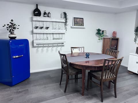 Top Airbnb: Comfortable basement apartment Vintage/retro look in Lahr/Schwarzwald