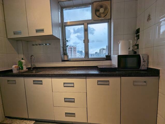 City Center (Kowloon) Two Bedroom: 2 min to MTR gallery image 3