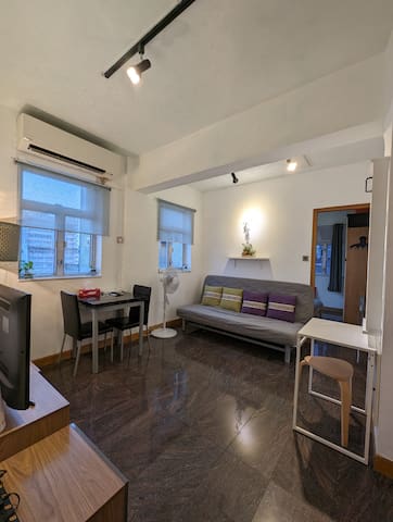 City Center (Kowloon) Two Bedroom: 2 min to MTR