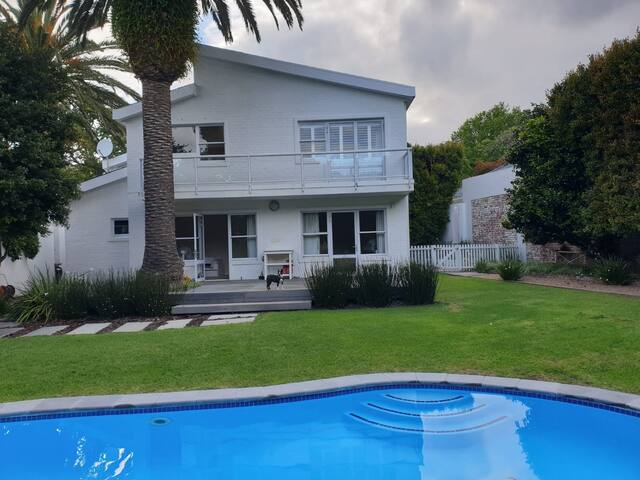 4 bedroom home in Newlands gallery image 5