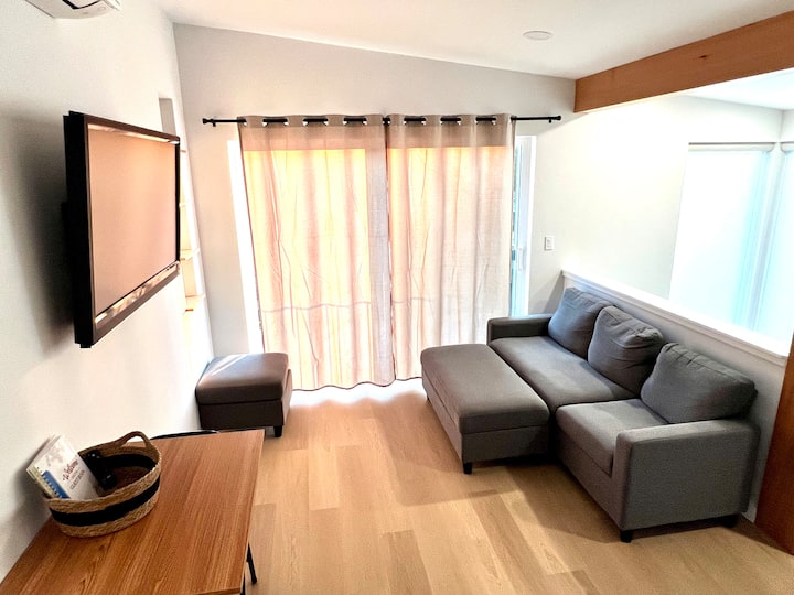 Ballard Private Full Secondary Unit - Seattle