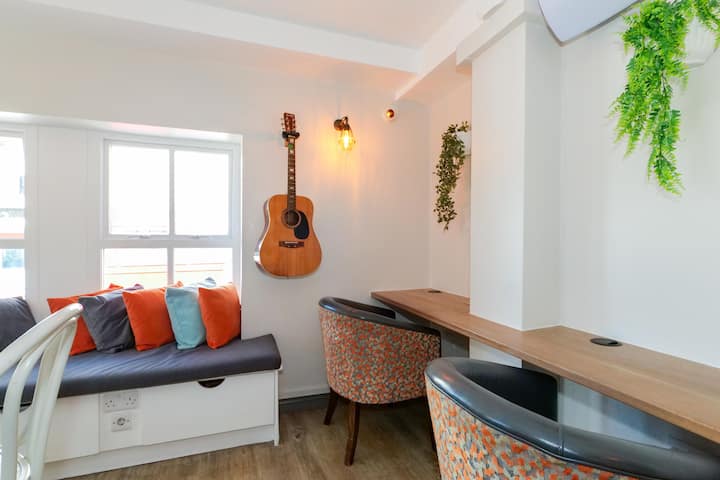 16 Bed Mixed Dorm @ Galway City Hostel & Bar - Galway