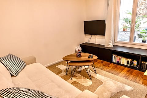 Popular Airbnb listing: Lovely apartment! in Paris 7e Arrondissement