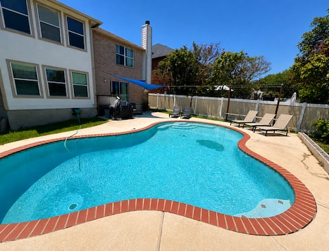 Big Home! POOL! Family Friendly