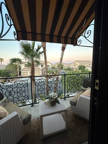 California Feel In LV Gated Community Pet Friendly gallery image 4