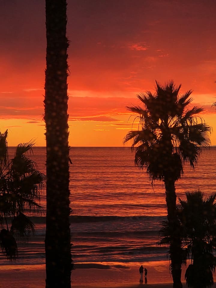 Serenity Sands
Oceanside, Ca - Strand Beach, CA