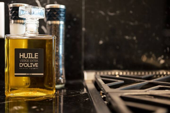 Bold Penthouse in New Orleans gallery image 5