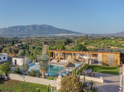 Villa Fahala Retreats & Holidays 8 kamers 14 pers.