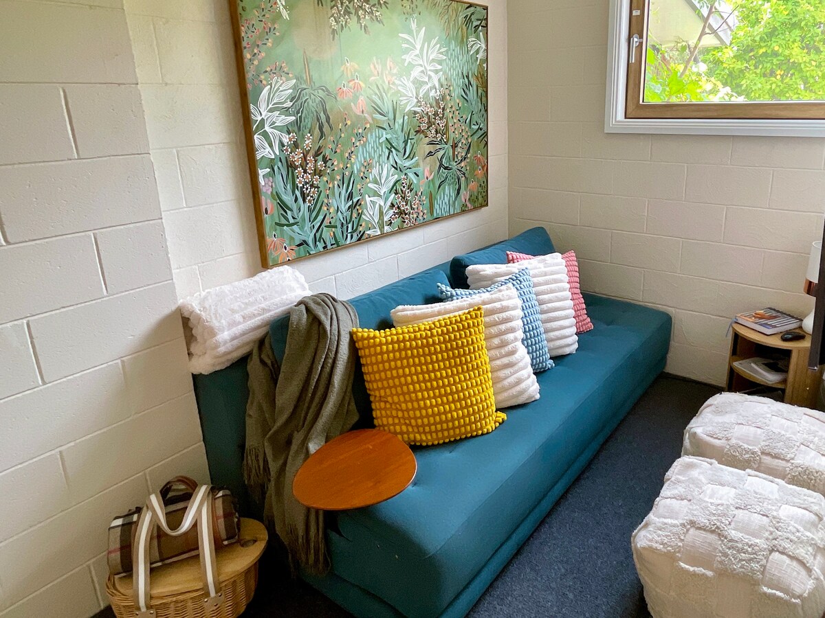 Successful Airbnb property: White Rabbit Mountain Retreat in Alpine Shire