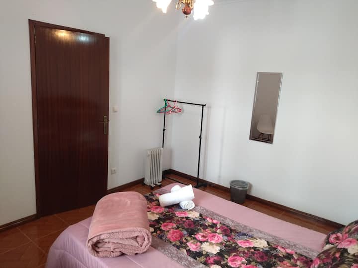 საძინებელი 1