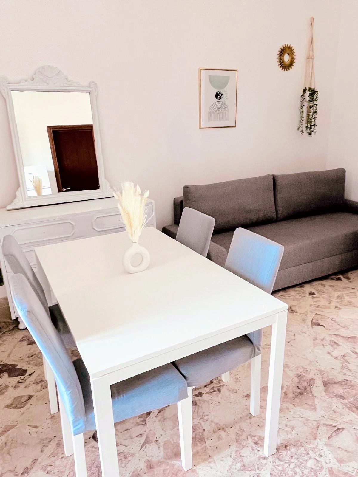 Annuncio Airbnb popolare: Sicily Apartment 3 - BLUE WAVES 10 min from Cefalù a Campofelice Di Roccella