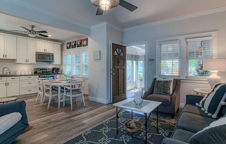 Quaint Beach Cottage - Belmar, NJ