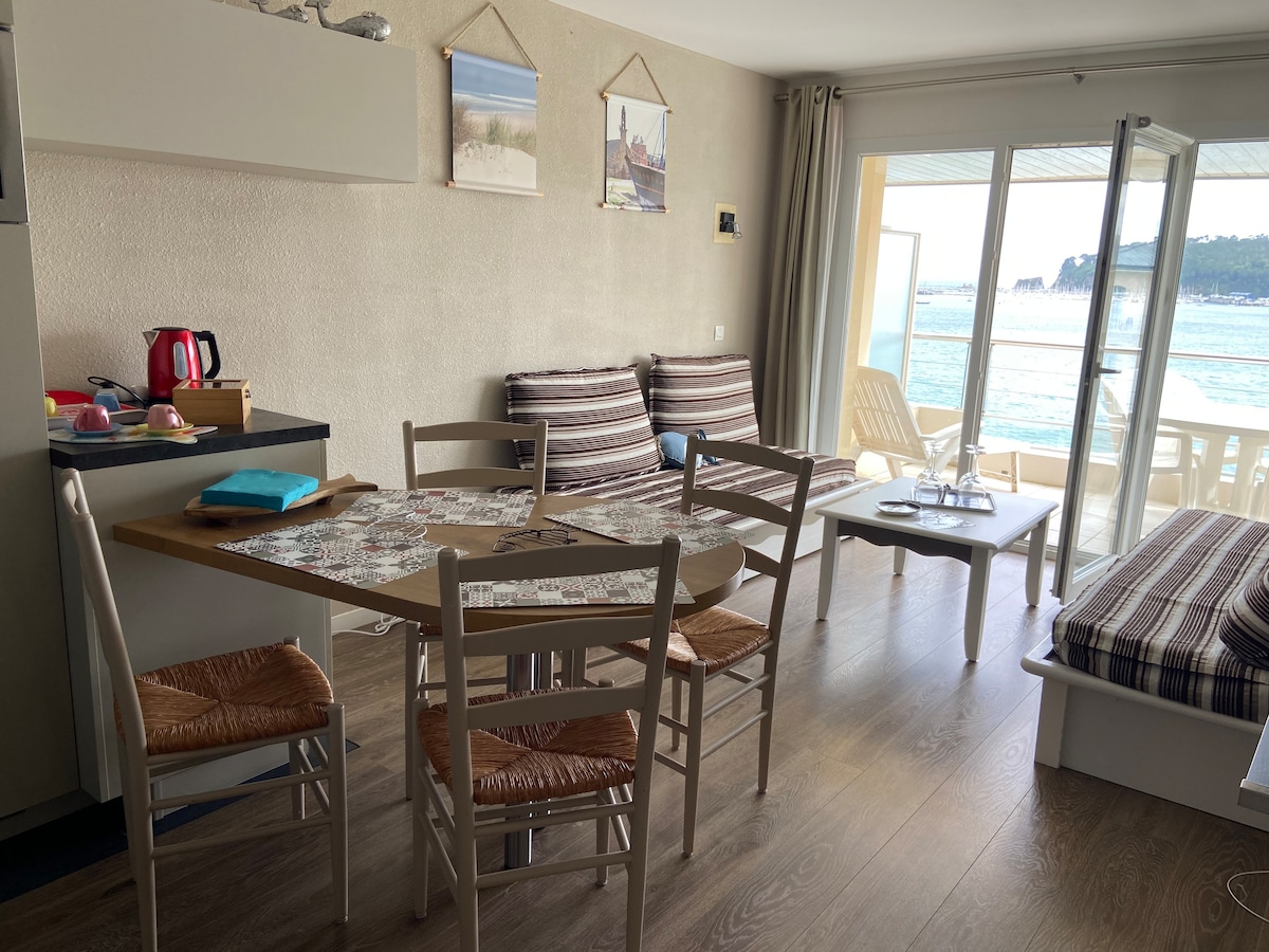 Popular Airbnb listing: Cap Morgat à l 'echo des Vagues in Crozon