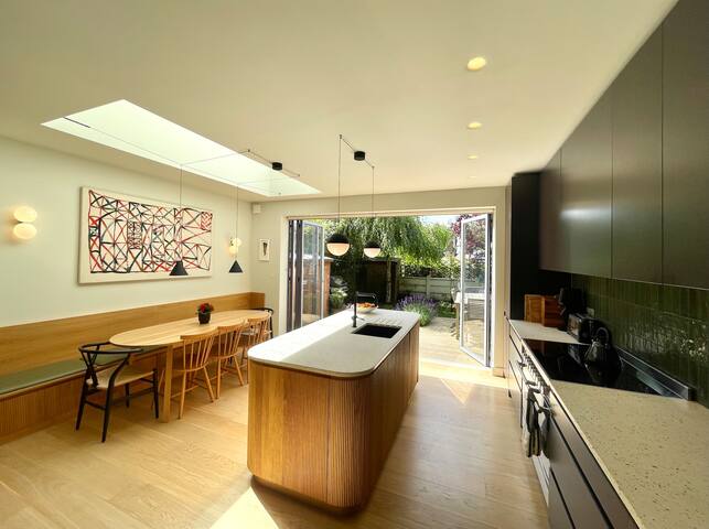 Highbury Fields gallery image 2