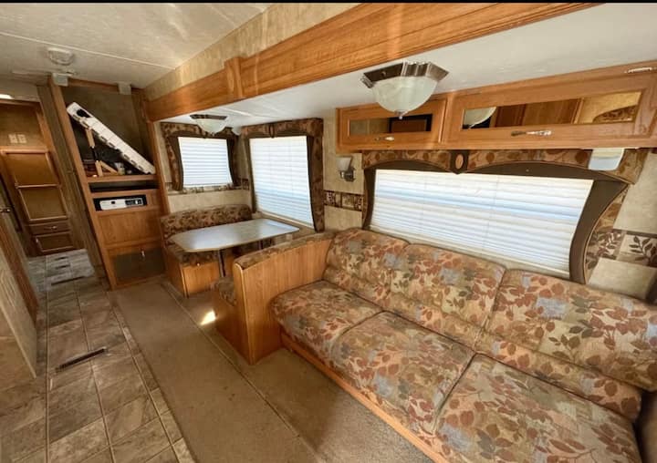 Large Camper /Air Conditioning - Columbia Falls, MT