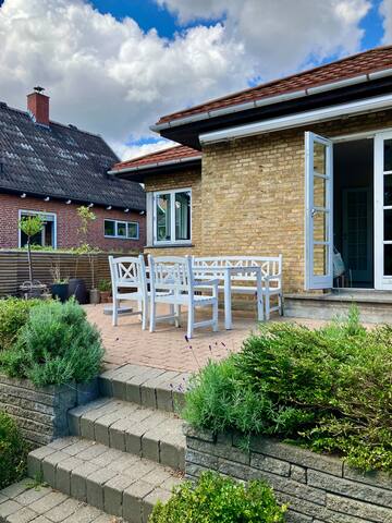 Hyggeligt lille hus tæt på KBH gallery image 4