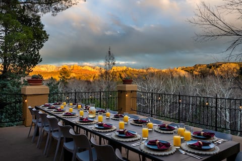 Creekside Estate w/ Stargazing Dome, Pool & Sauna