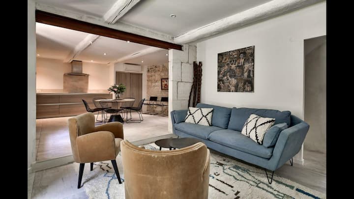 The House By The Lavoir - Paradou