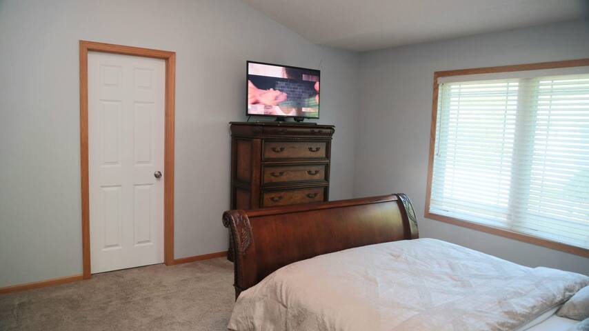 Beautiful House near the lake gallery image 4