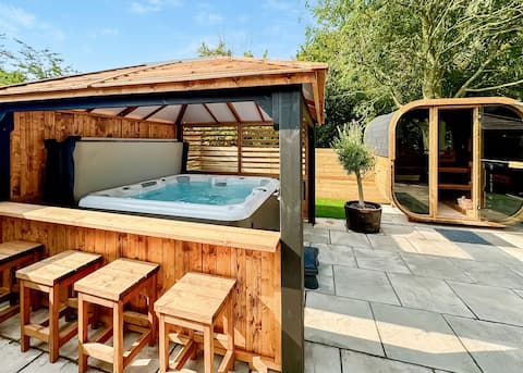 Spa Sensation (Sauna & Hot Tub)