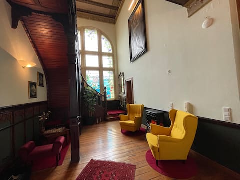 Fewo Stadtjuwel,
200 sqm, 5 + 1 bedrooms, 10 guests, parking.