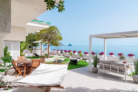 Villa Roy Beachfront