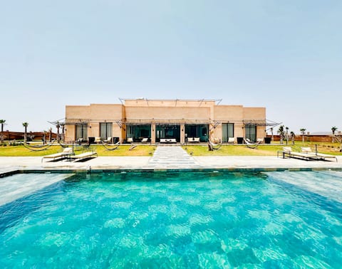 Chic haven, Oasis Villa in Marrakesh