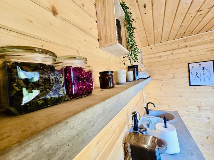 Dorna Treehouse, Where The Tree Is Your Roommate! - Suceava