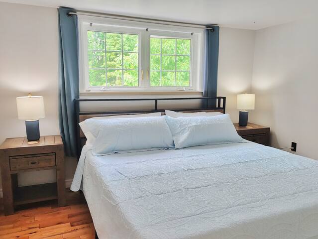 Quaint House | Nature | Hottub | Family | 4 cars gallery image 3