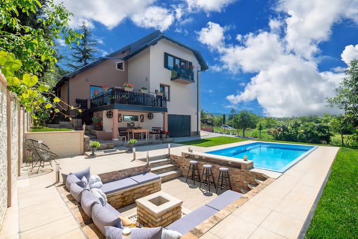 Four Seasons Casa