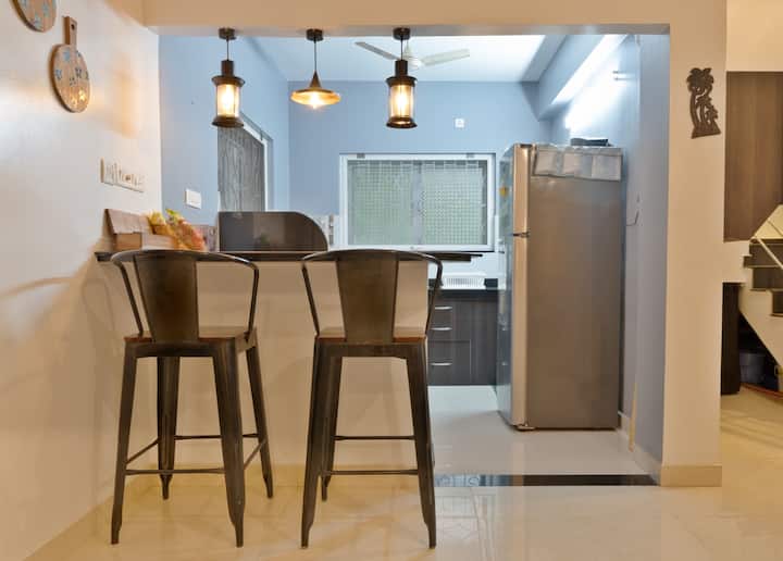 Dining area image 1