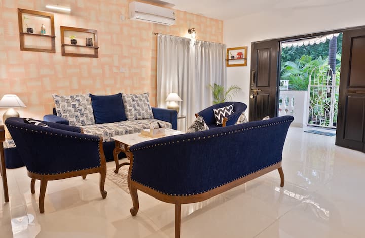 Living room image 1