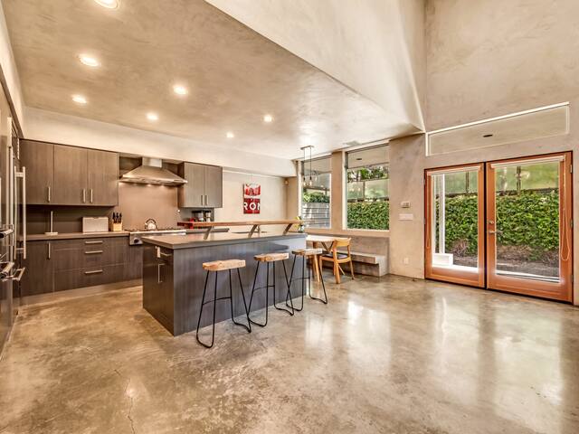 Modern Venice Loft 360° Rooftop gallery image 3