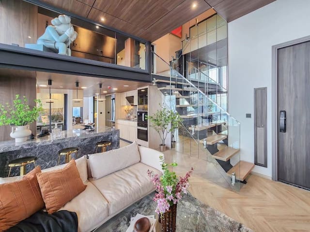 Siam Area@270° SkyView High Floor Luxury Penthouse gallery image 2