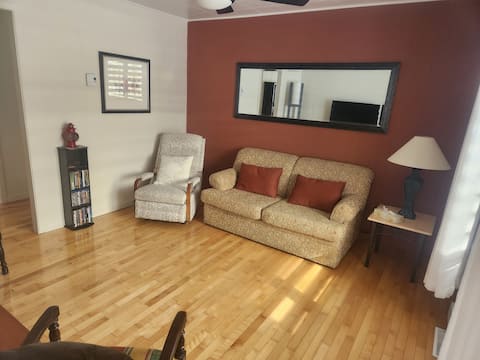 Top Airbnb: L'Alcôve Accommodation in L'anse Saint Jean