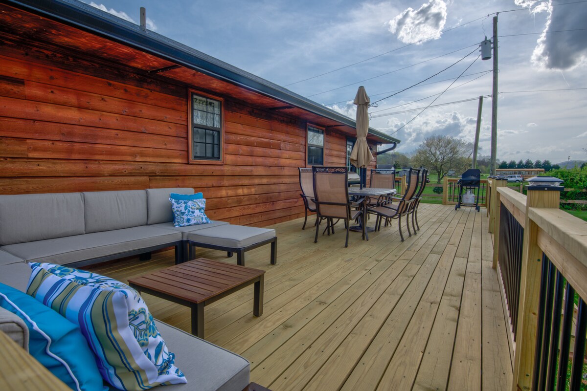 Nanny's Homestead - Pet Friendly Country Retreat! - Houses for