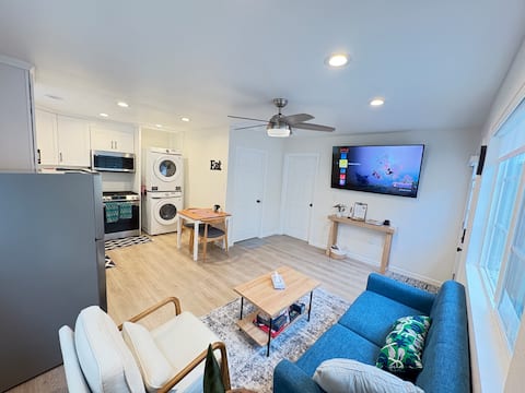 Huge Backyard, Walk to Shops, Close to Disneyland