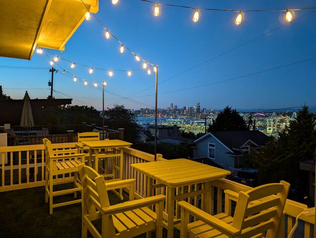 Fun and Games, with a VIEW, in Seattle! gallery image 4