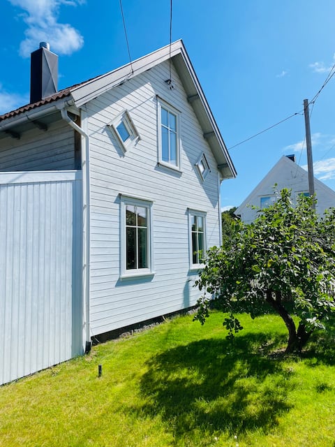 Charming house in quiet area in central Mandal