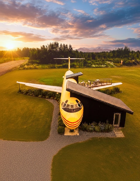 Epic DC-9 Airplane House