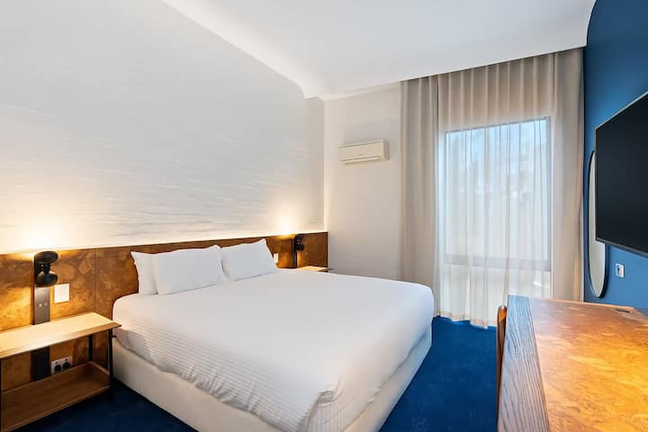 Deluxe Queen Room - Geelong