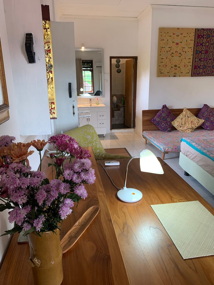 Cozy Private Flat In Sanur With 2 Rooms & Kitchen - Sanur