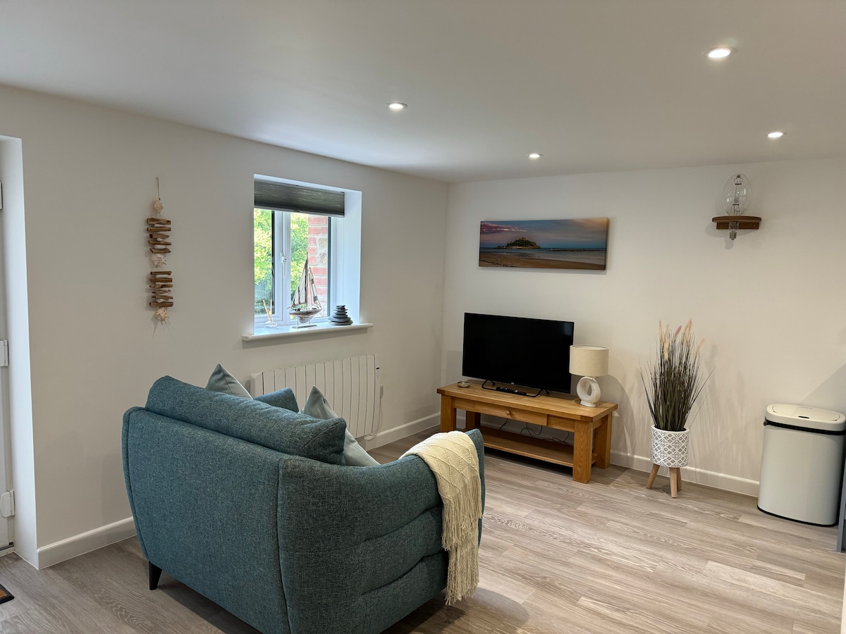 Top Airbnb: The Willows - modern, spacious apartment in Ludgvan