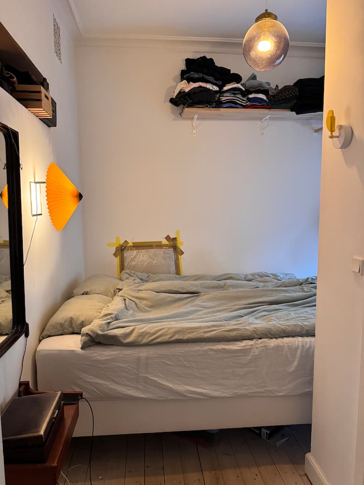 Samahani kwa ukuta ulioharibiwa. Imerekebishwa kwa muda na kufungwa. 