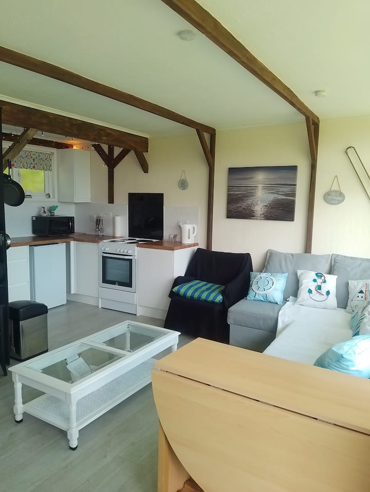 185 Broadside Chalet Park.
Stalham.
Norfolk. - Sea Palling