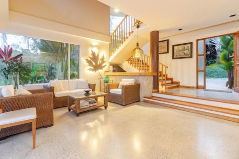 Popular Airbnb listing: Exotic Paradise North of Medellín (Barbosa). in Barbosa