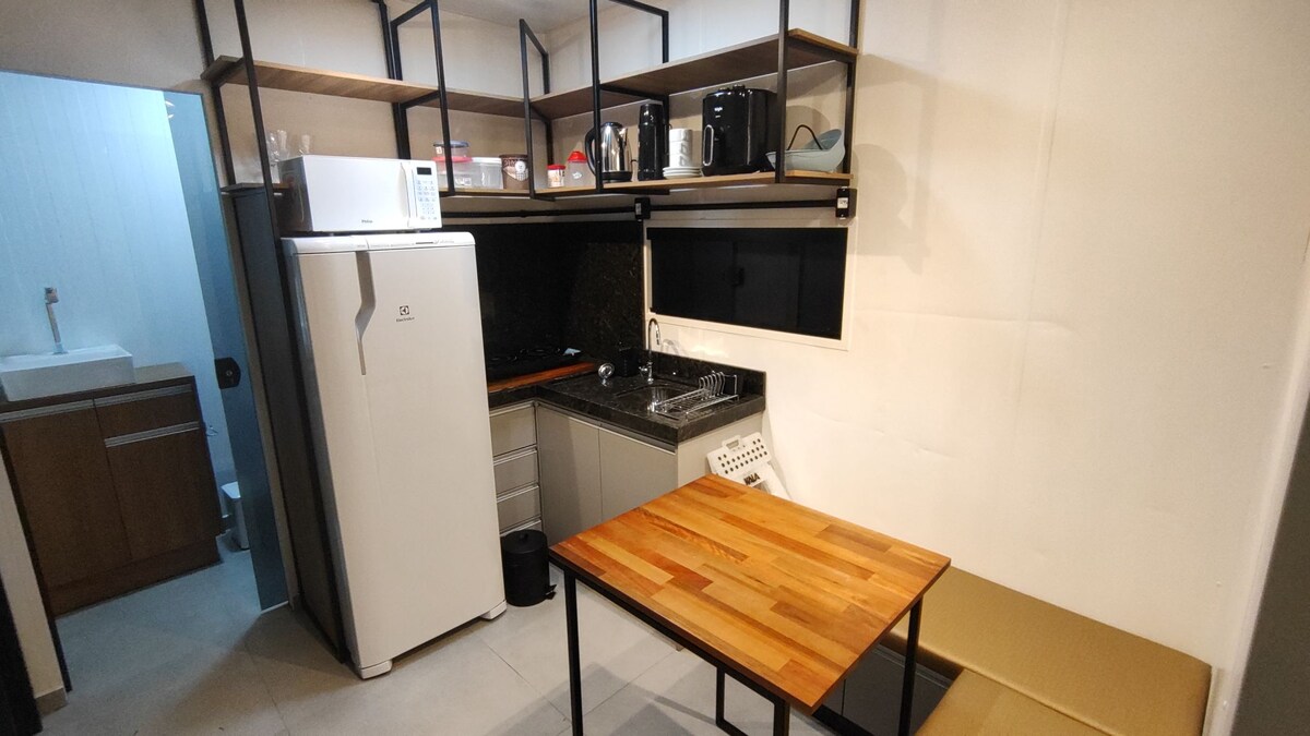 Airbnb em destaque: New Studio 4 complete with parking and Wi-Fi em Pinheirinho